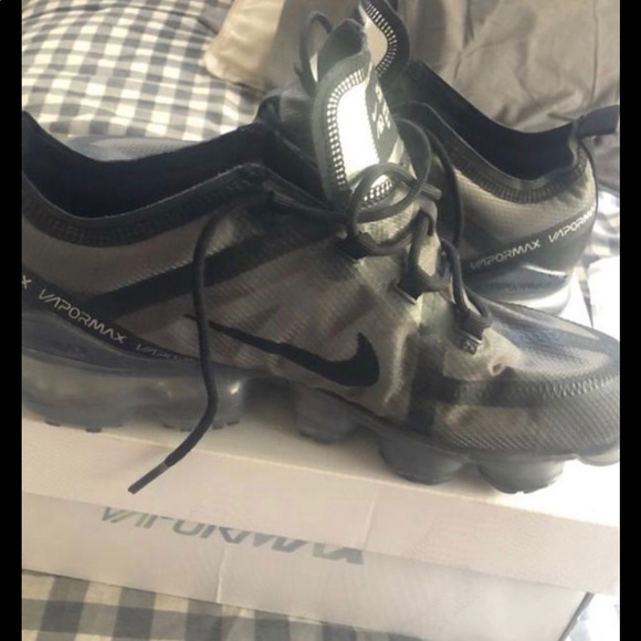 Brand New Nike Vapormax - Picture 2 of 8